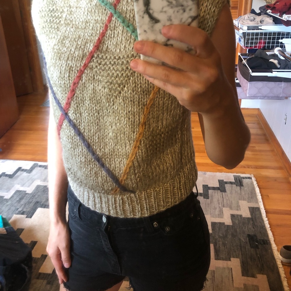 Sleeveless hand knit top!
